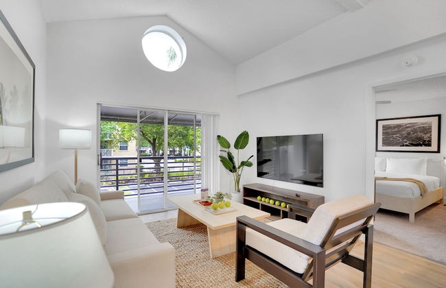 Dharma Home Suites Dania Beach at Sheridan Ocean Club - Foto 17
