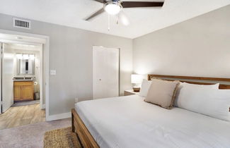 Photo 3 - Dharma Home Suites Dania Beach at Sheridan Ocean Club