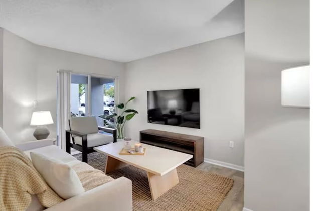 Dharma Home Suites Dania Beach at Sheridan Ocean Club - Foto 23