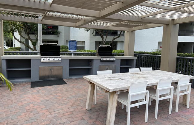 Dharma Home Suites Dania Beach at Sheridan Ocean Club - Foto 43