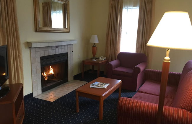 Affordable Suites of America Grand Rapids - Photo 9