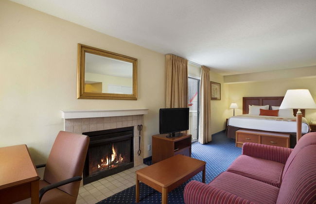 Affordable Suites of America Grand Rapids - Photo 11