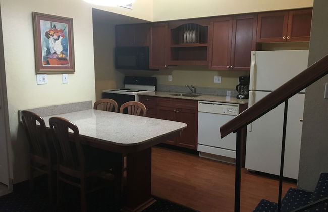 Affordable Suites of America Grand Rapids - Photo 8