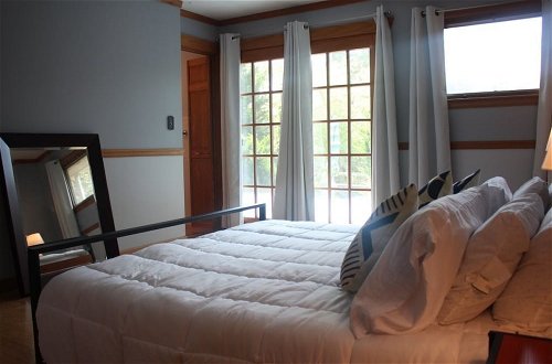 Photo 10 - Gorgeous 3bd/2ba Vacation House in the Vineyard