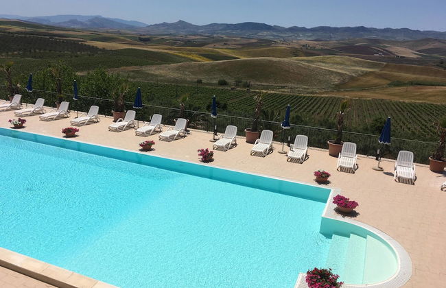 Agriturismo Sirignano Wine Resort - Foto 1
