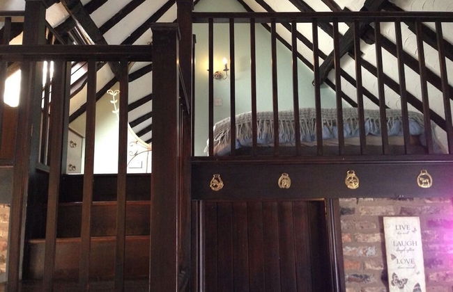 Blacksmith Arms - Photo 3
