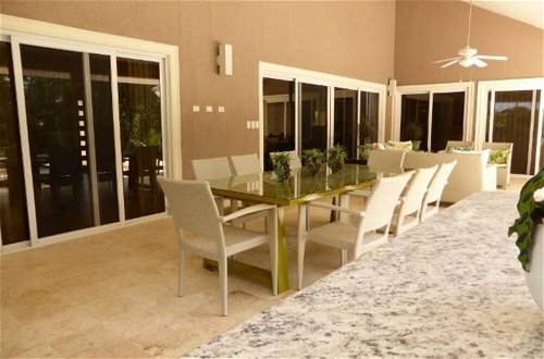 Foto 16 - Exquisite Taste Awaits you With This Custom Styled Villa