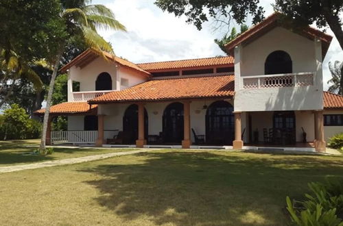 Photo 31 - Spacious Oceanfront Villa