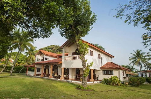 Photo 1 - Spacious Oceanfront Villa