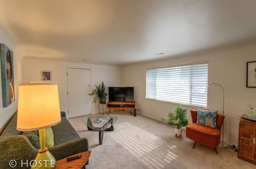 Photo 13 - 1 Br70's Inspired Comfy Condoclose to Broadmoor