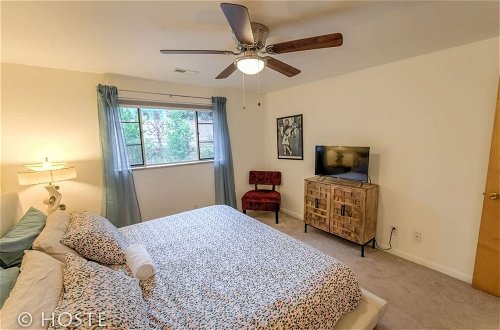 Foto 4 - 1 Br70's Inspired Comfy Condoclose to Broadmoor