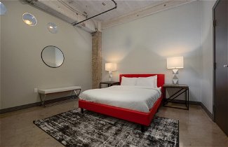 Photo 2 - Gorgeous 1 Bedroom in Historic Building, Downtown