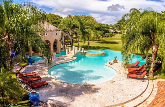 5-star Villa for Rent in Moroccan-style at Casa de Campo - Large Pool Jacuzzi Staff - Foto 20