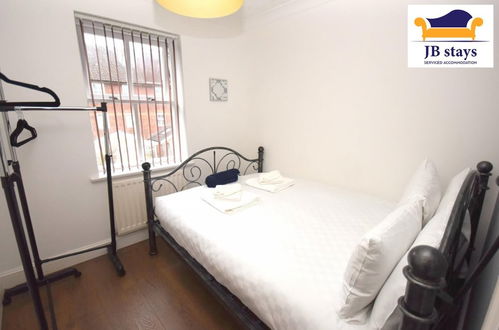 Photo 13 - 5 Bed House Leisure/business Free Parking