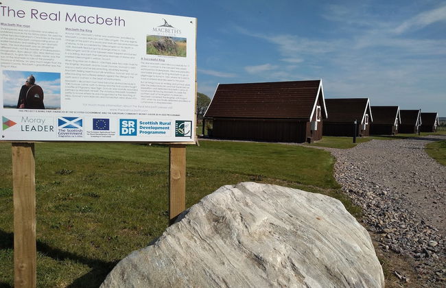 Macbeth's Hillock - Photo 30