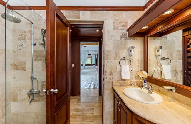 Casa de Campo Villa Luxurious Property up to 12 People With Pool Jacuzzi BBQ Golf - Foto 8