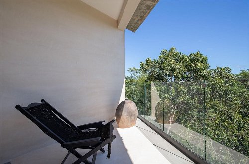 Foto 50 - Stylish 2 Level 3 BR Penthouse Stunning Design Private Pool Sun Deck Best Wifi