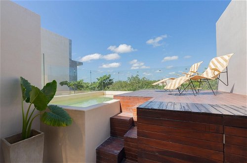 Foto 1 - Stylish 2 Level 3 BR Penthouse Stunning Design Private Pool Sun Deck Best Wifi