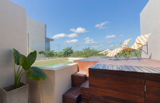 Photo 1 - Stylish 2 Level 3 BR Penthouse Stunning Design Private Pool Sun Deck Best Wifi