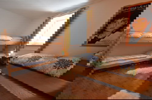 Foto 3 - Spacious Holiday Home With Sauna and Private Pool