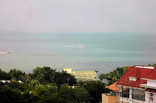 Foto 1 - The Cliff sea & Pool Views Studio Apartment Pratumnak Pattaya