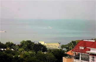 Foto 1 - The Cliff sea & Pool Views Studio Apartment Pratumnak Pattaya
