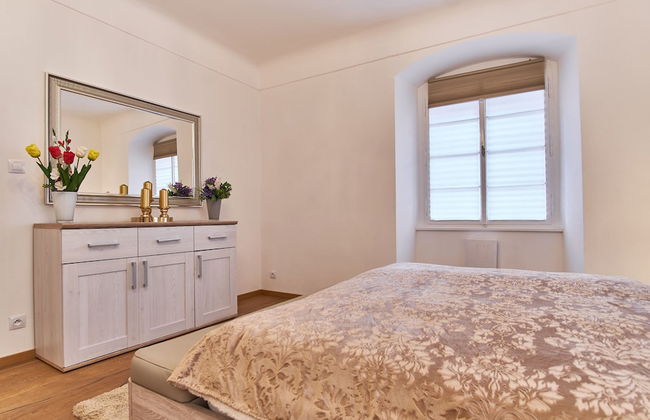 Charles Bridge Royal Apartment - Photo 2
