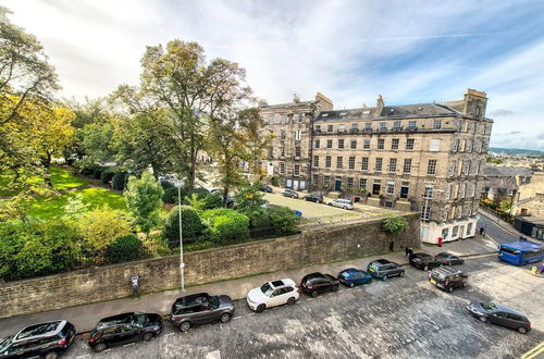 Photo 37 - Bright and Spacious 4-bedroom Apart in Stockbridge