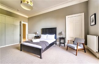 Foto 3 - Bright and Spacious 4-bedroom Apart in Stockbridge
