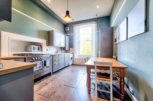 Photo 20 - Bright and Spacious 4-bedroom Apart in Stockbridge