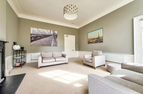 Photo 21 - JOIVY Bright and Spacious 4-bedroom Apart in Stockbridge