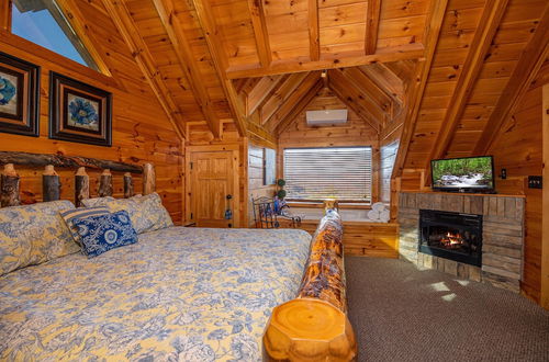 Photo 3 - Picture Perfect- Seven Bedroom Cabin