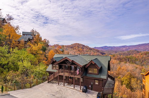 Photo 63 - Picture Perfect- Seven Bedroom Cabin