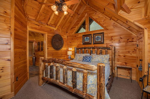 Photo 13 - Picture Perfect- Seven Bedroom Cabin