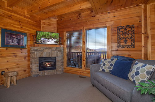 Photo 20 - Picture Perfect- Seven Bedroom Cabin