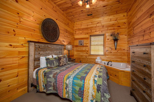 Photo 8 - Picture Perfect- Seven Bedroom Cabin