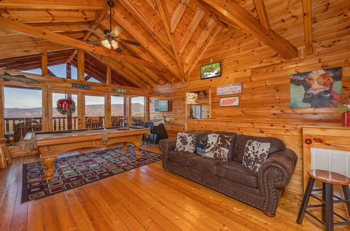 Photo 19 - Picture Perfect- Seven Bedroom Cabin