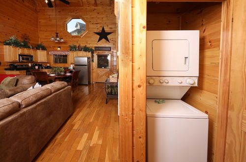 Photo 32 - Amazing Grace - Two Bedroom Cabin