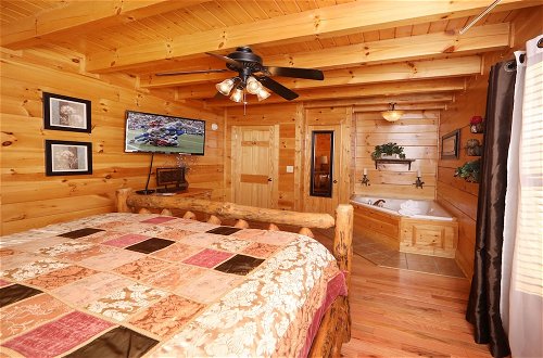 Foto 4 - Amazing Grace - Two Bedroom Cabin