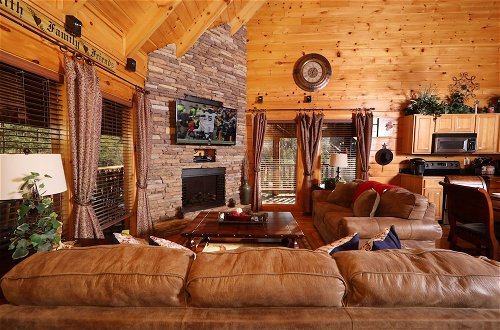 Foto 11 - Amazing Grace - Two Bedroom Cabin