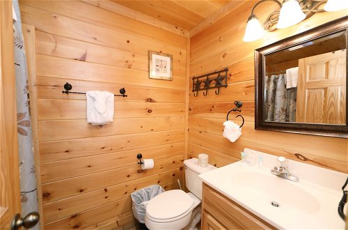 Foto 13 - Amazing Grace - Two Bedroom Cabin