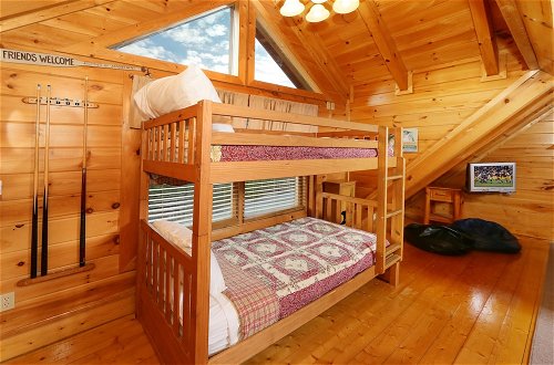 Foto 2 - Mountain Fun - One Bedroom Cabin