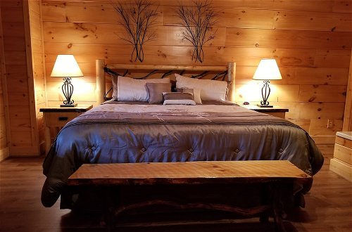 Foto 3 - Mountain Fun - One Bedroom Cabin