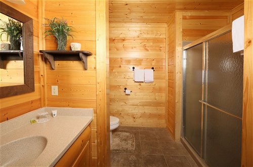 Photo 14 - Howling Wolf - One Bedroom Cabin