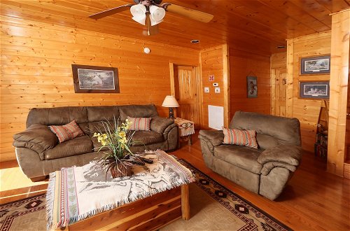 Photo 9 - Howling Wolf - One Bedroom Cabin
