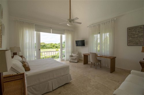 Photo 14 - Golf-front Villa With Large Spaces Staff and Pool Situated in Luxury Beach Resort