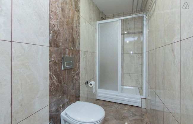 Taximum Suites - Photo 13