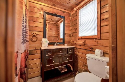 Photo 22 - Bear Hug Lodge - Charming Cabin in Coosawattee River Resort - Pet Friendly