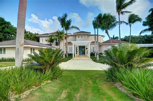 Photo 29 - Fantastic 8-bedroom Golf-front Mansion Near the Beach
