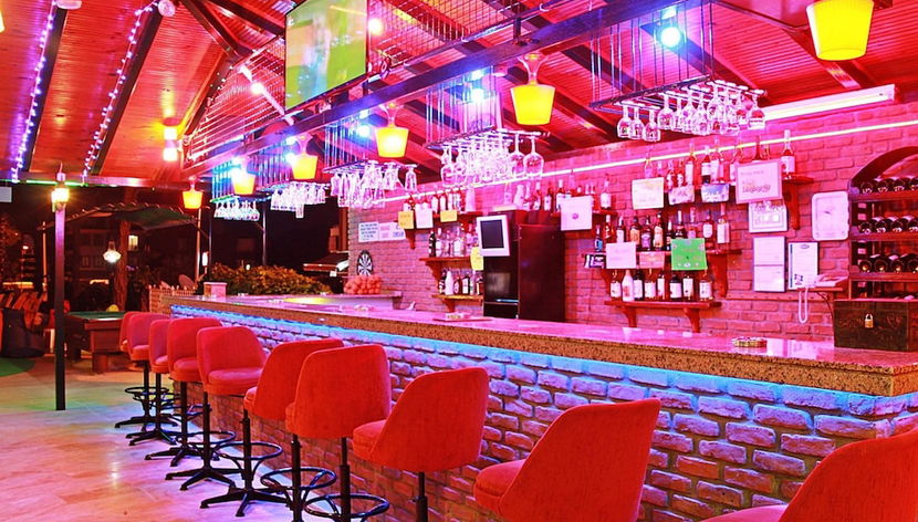 Bar (in der Unterkunft)